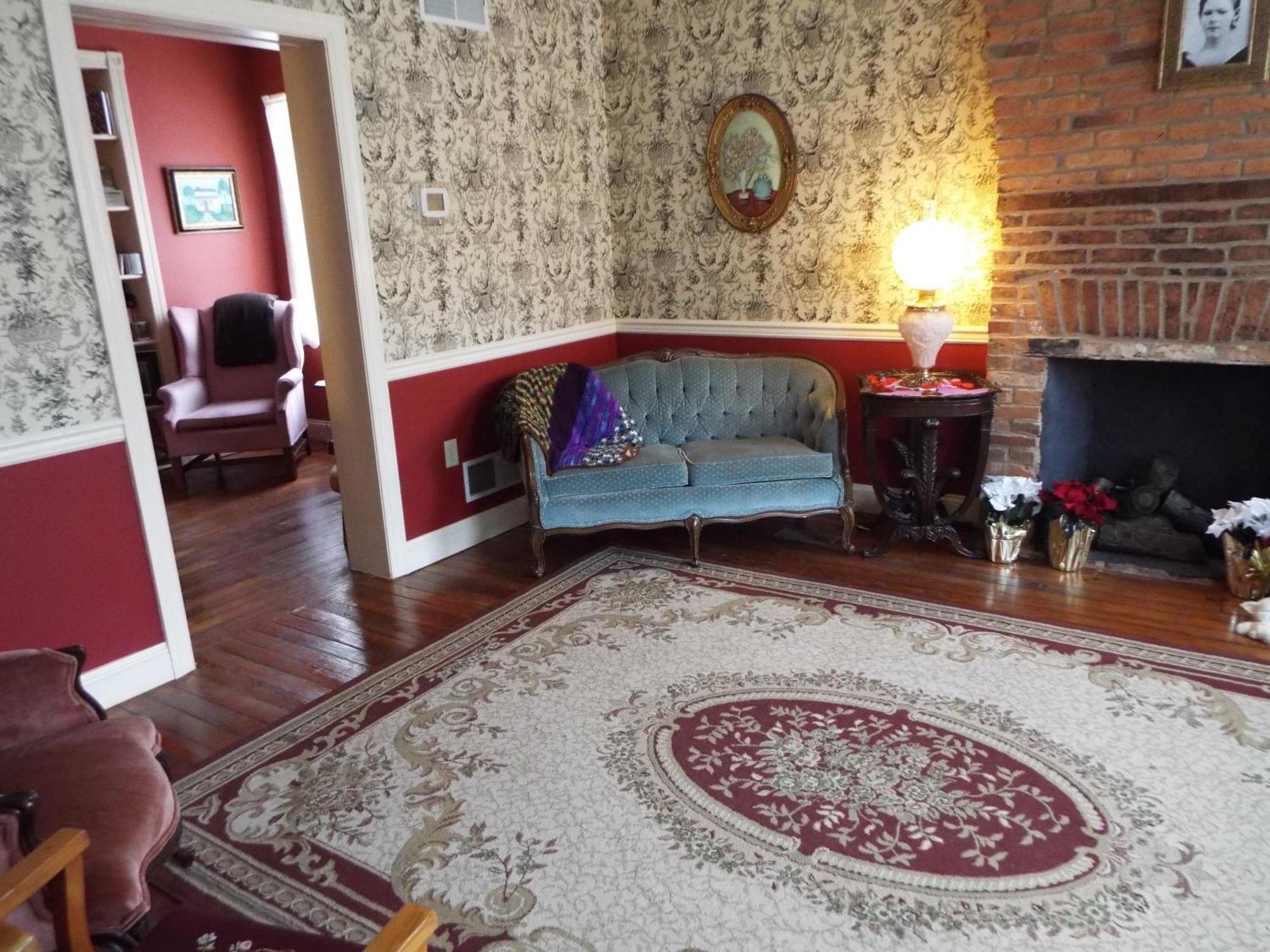 The Tillie Pierce House 3*