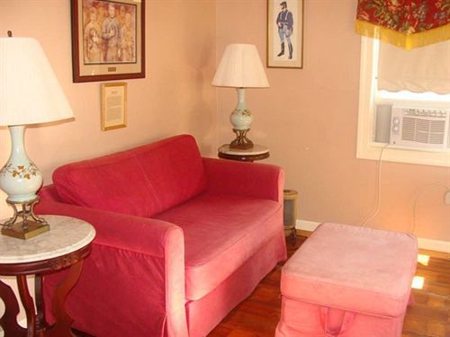 The Tillie Pierce House 3*